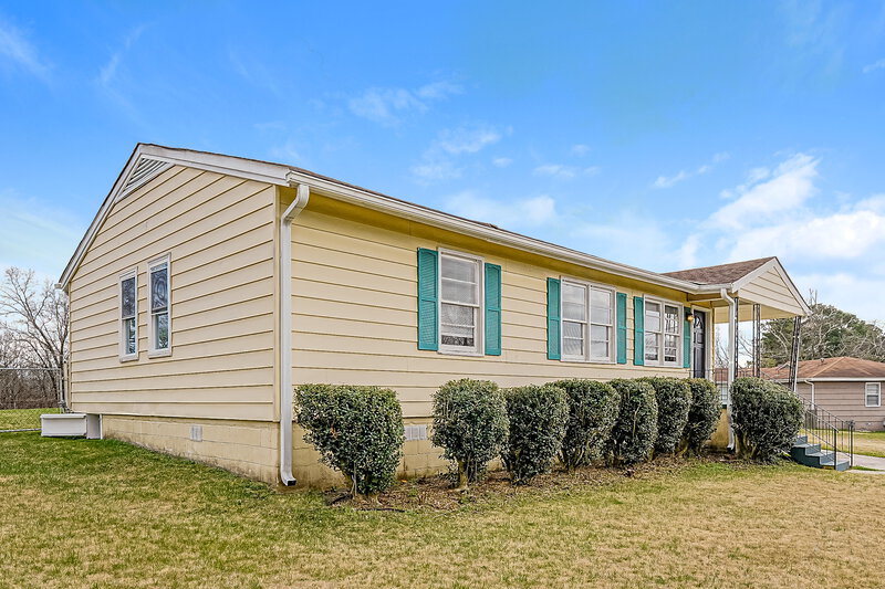 1,180/Mo, 2513 4th Way NW Center Point, AL 35215 Front View