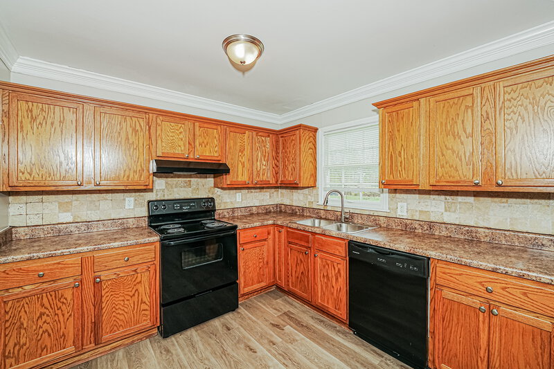 1,180/Mo, 2513 4th Way NW Center Point, AL 35215 Kitchen View