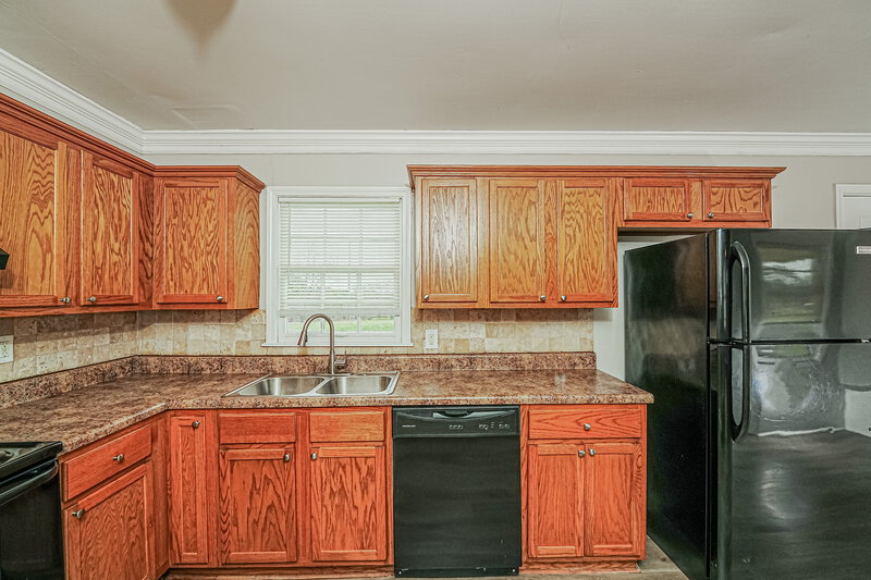 1,180/Mo, 2513 4th Way NW Center Point, AL 35215 Kitchen View 2