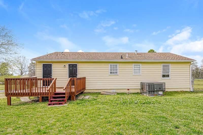 1,180/Mo, 2513 4th Way NW Center Point, AL 35215 Rear View