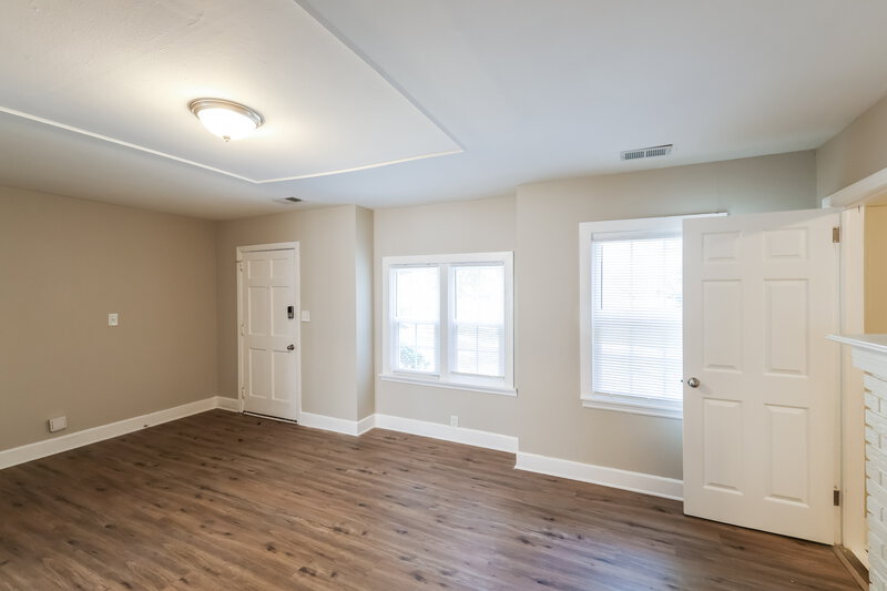 1,240/Mo, 914 Park Place Birmingham, AL 35215 Living Room View 2