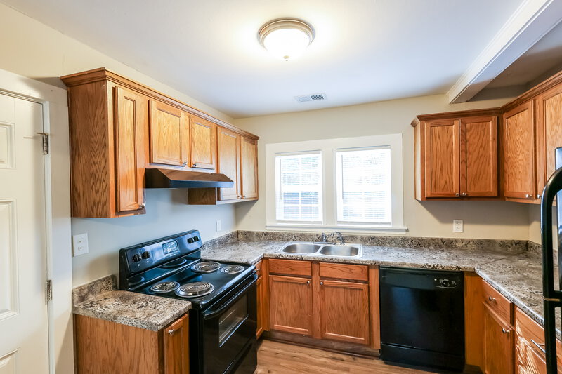1,240/Mo, 914 Park Place Birmingham, AL 35215 Kitchen View