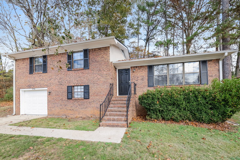 1,160/Mo, 1704 Danbury Circle Tarrant, AL 35217 Front View