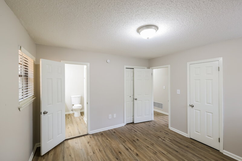 1,160/Mo, 1704 Danbury Circle Tarrant, AL 35217 Main Bedroom View 2