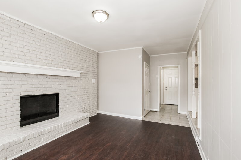 1,435/Mo, 3269 Allison Bonnett Memorial Drive Hueytown, AL 35023 Living Room View