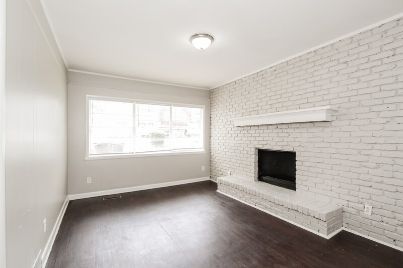 1,435/Mo, 3269 Allison Bonnett Memorial Drive Hueytown, AL 35023 Living Room View 2