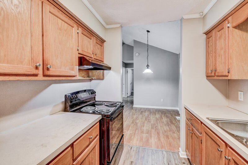 1,390/Mo, 2404 Pentland Drive Birmingham, AL 35235 Kitchen View 2