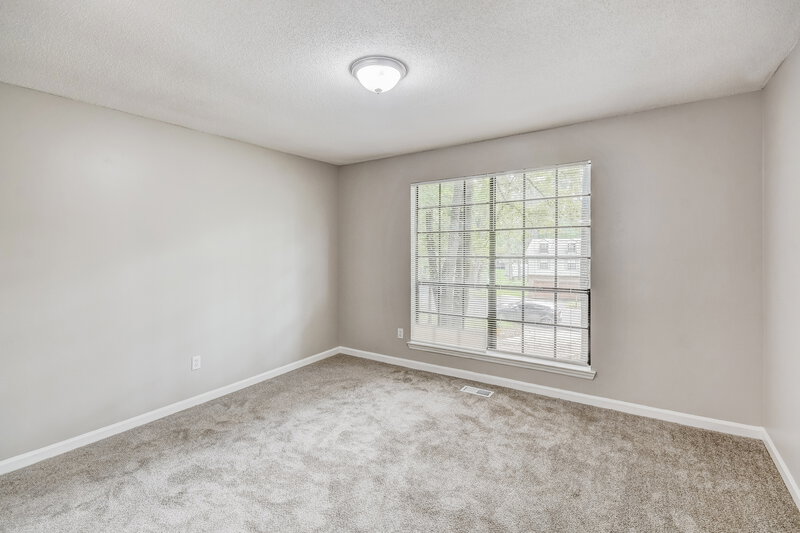 1,390/Mo, 2404 Pentland Drive Birmingham, AL 35235 Main Bedroom View 2