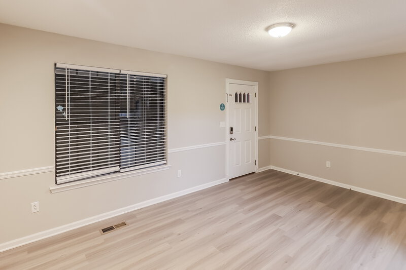 1,850/Mo, 5808 Christon Circle Pinson, AL 35126 Living Room View 2