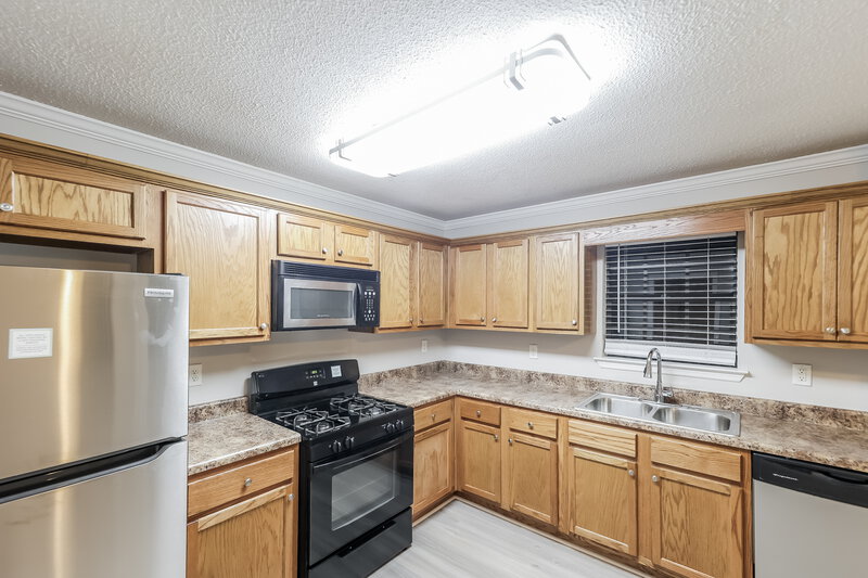 1,850/Mo, 5808 Christon Circle Pinson, AL 35126 Kitchen View 2