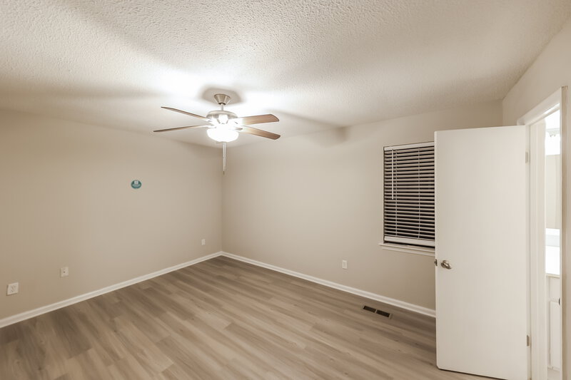 1,850/Mo, 5808 Christon Circle Pinson, AL 35126 Main Bedroom View