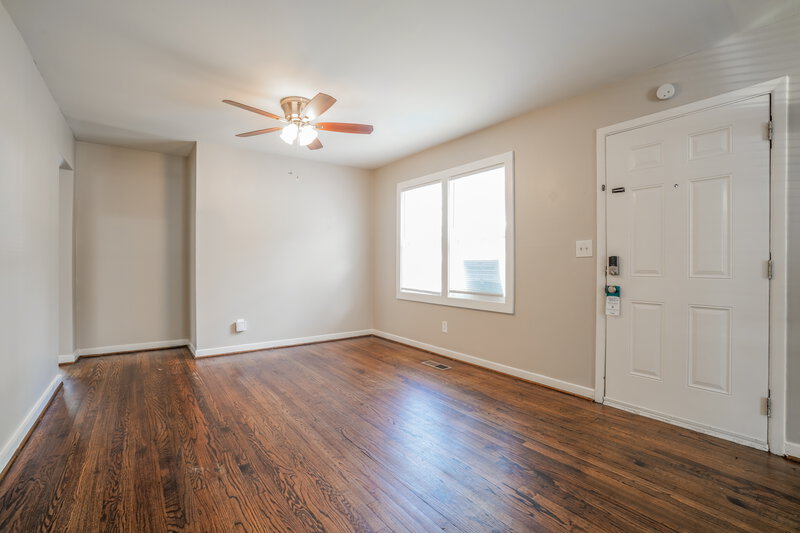 1,050/Mo, 1340 5th Place NW Birmingham, AL 35215 Living Room View