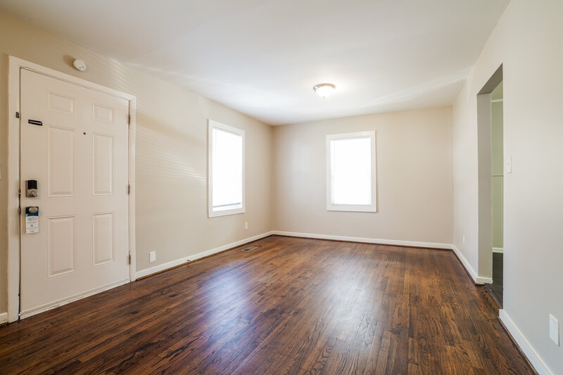 1,050/Mo, 1340 5th Place NW Birmingham, AL 35215 Living Room View 2