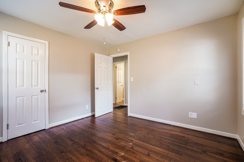 1,050/Mo, 1340 5th Place NW Birmingham, AL 35215 Main Bedroom View 2