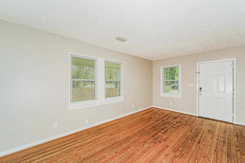 1,040/Mo, 237 Garden Ln Birmingham, AL 35215 Living Room View 3