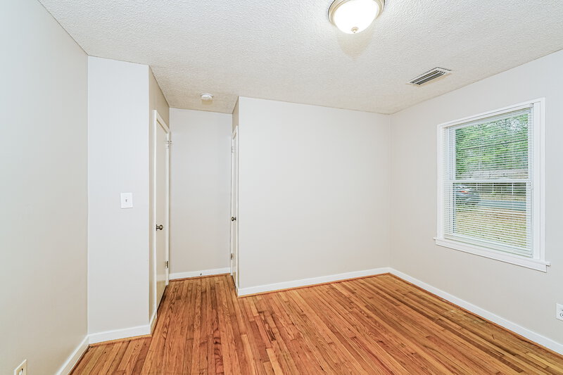 1,040/Mo, 237 Garden Ln Birmingham, AL 35215 Main Bedroom View