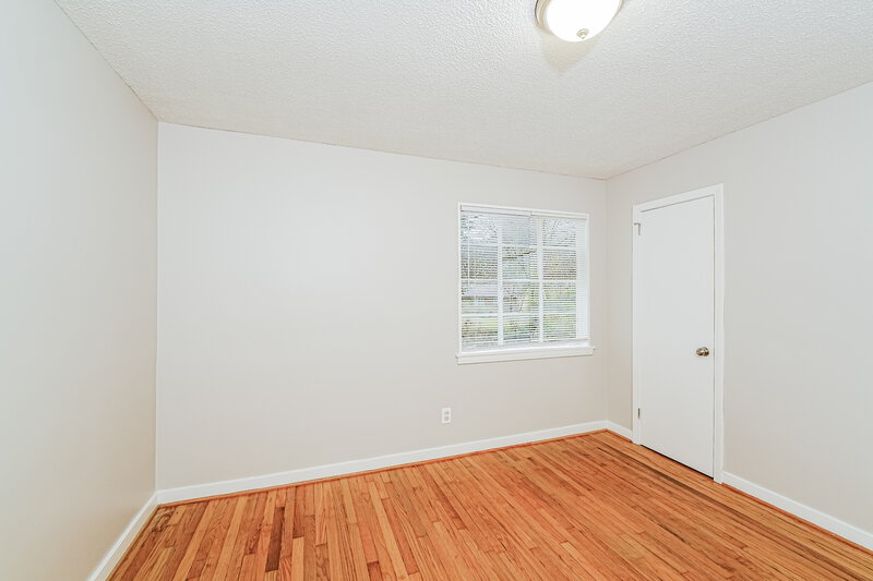 1,040/Mo, 237 Garden Ln Birmingham, AL 35215 Main Bedroom View 2