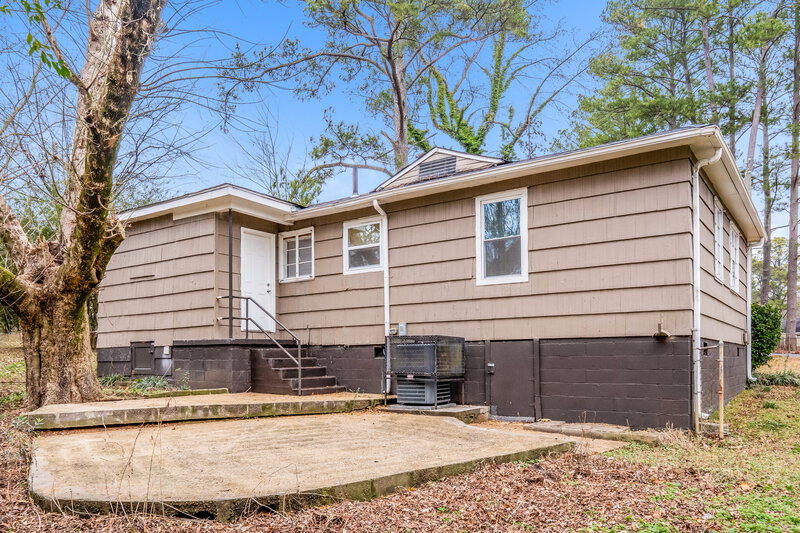 1,040/Mo, 237 Garden Ln Birmingham, AL 35215 Rear View