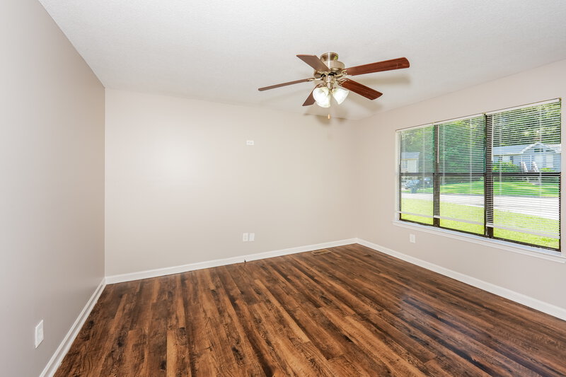 1,335/Mo, 769 NW 15th Court Birmingham, AL 35215 Living Room View 2