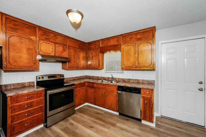 1,335/Mo, 769 NW 15th Court Birmingham, AL 35215 Kitchen View