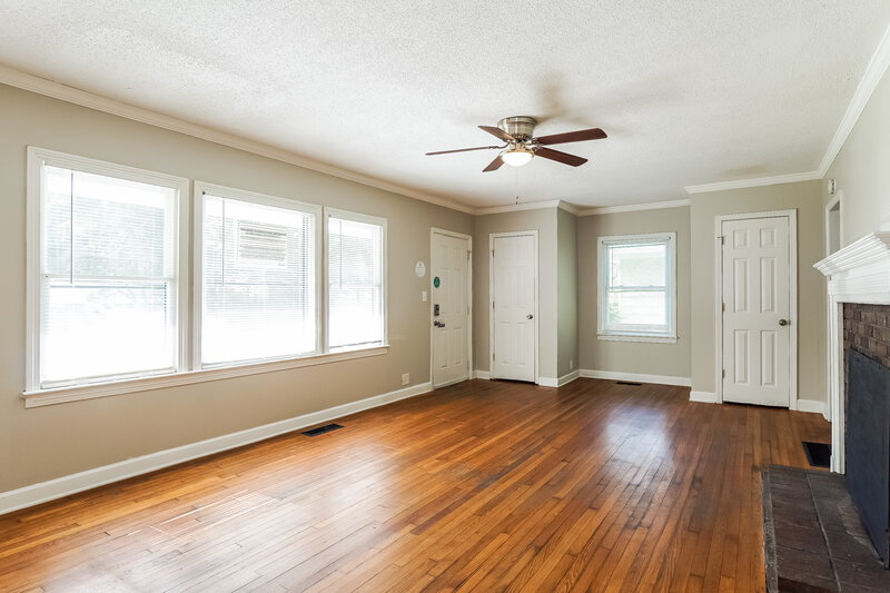 1,200/Mo, 104 Wheeler Drive Hueytown, AL 35023 Living Room View 2