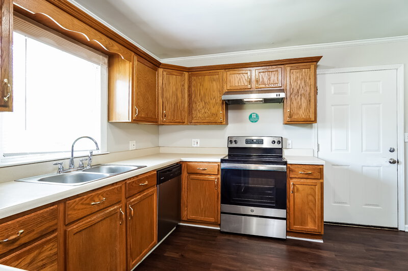 1,200/Mo, 104 Wheeler Drive Hueytown, AL 35023 Kitchen View