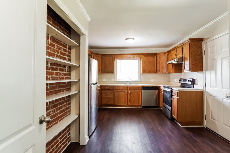 1,200/Mo, 104 Wheeler Drive Hueytown, AL 35023 Kitchen View 3