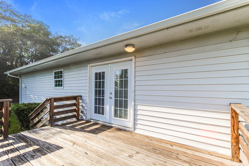 1,460/Mo, 913 5th Way Pleasant Grove, AL 35127 Deck View