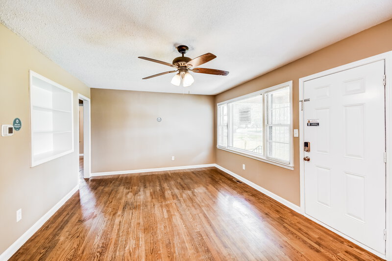 1,260/Mo, 111 Meadowood Avenue Hueytown, AL 35023 Living Room View