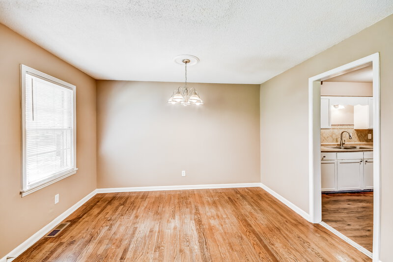 1,260/Mo, 111 Meadowood Avenue Hueytown, AL 35023 Dining Room View