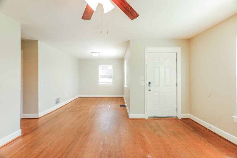 1,715/Mo, 612 Robin Road Birmingham, AL 35214 Living Room View 2