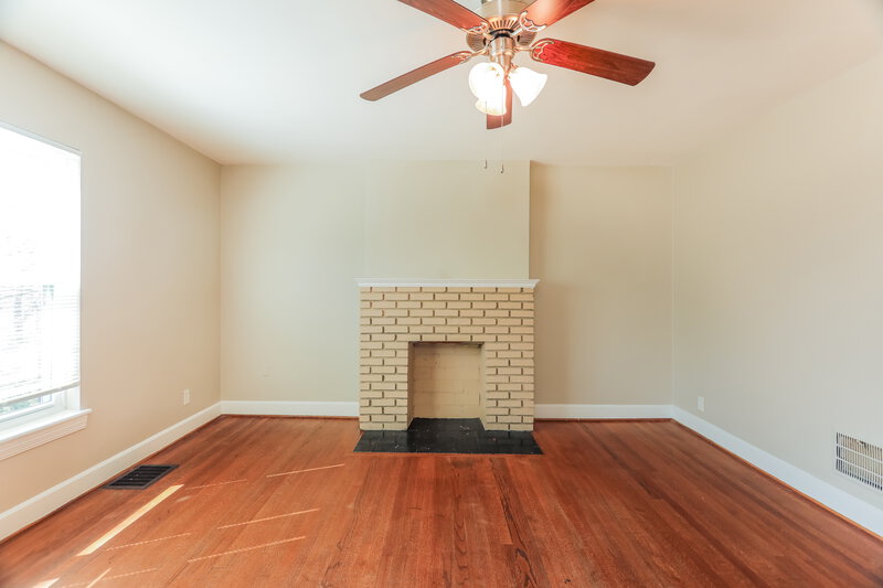1,715/Mo, 612 Robin Road Birmingham, AL 35214 Living Room View 3
