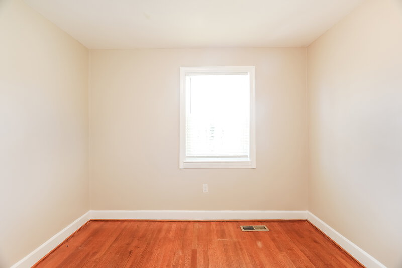 1,715/Mo, 612 Robin Road Birmingham, AL 35214 Bedroom View