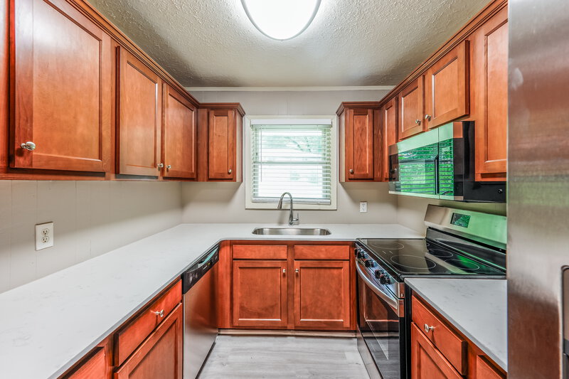 1,195/Mo, 1722 Rogina Drive Fultondale, AL 35068 Kitchen View 2