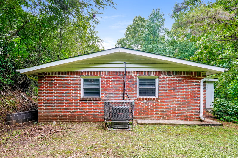 1,195/Mo, 1722 Rogina Drive Fultondale, AL 35068 Rear View