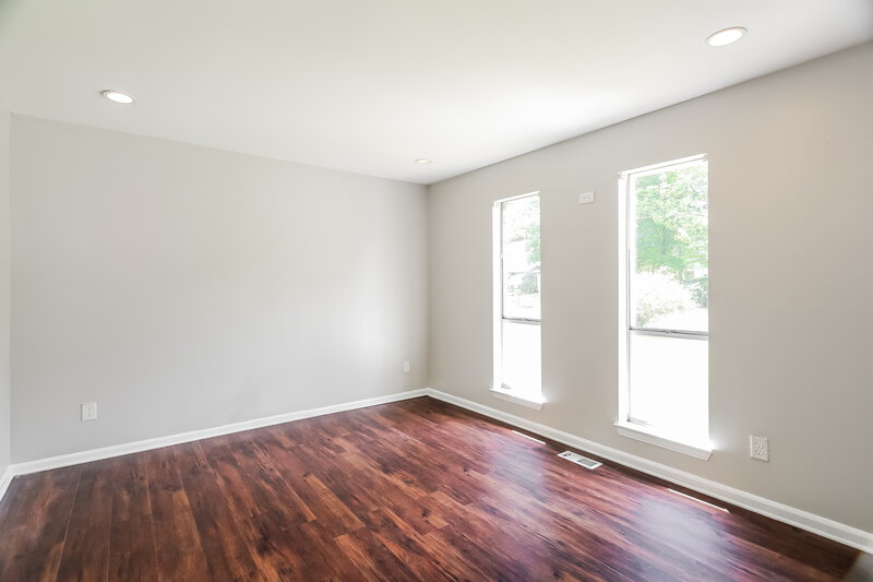 2,060/Mo, 2561 Gaylon St Birmingham, AL 35235 Living Room View 2