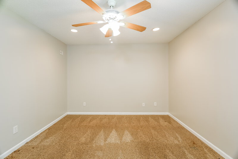 2,060/Mo, 2561 Gaylon St Birmingham, AL 35235 Main Bedroom View 2