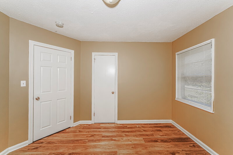 1,150/Mo, 9601 Red Lane Drive Birmingham, AL 35215 Main Bedroom View 2