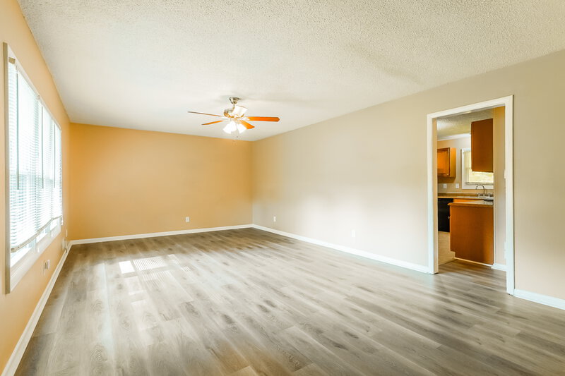 1,565/Mo, 2415 Rose Lane SE Bessemer, AL 35022 Living Room View