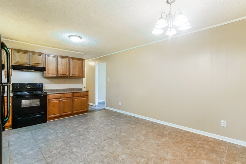 1,565/Mo, 2415 Rose Lane SE Bessemer, AL 35022 Dining Room View 2