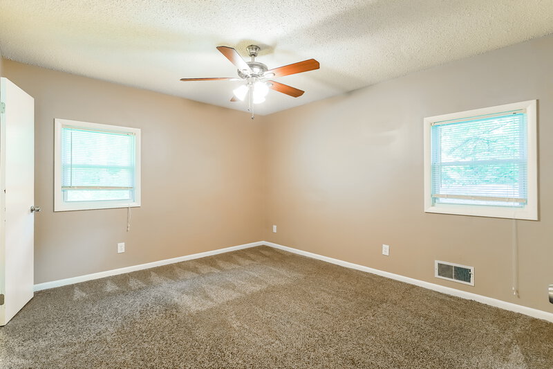 1,565/Mo, 2415 Rose Lane SE Bessemer, AL 35022 Main Bedroom View
