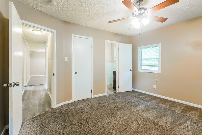 1,565/Mo, 2415 Rose Lane SE Bessemer, AL 35022 Main Bedroom View 2