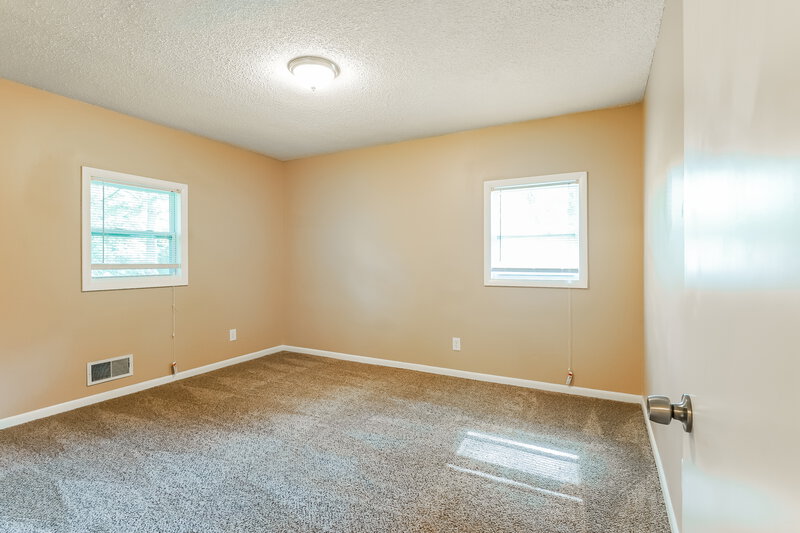 1,565/Mo, 2415 Rose Lane SE Bessemer, AL 35022 Bedroom View 2