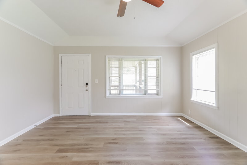 1,175/Mo, 1117 Union Grove Road Adamsville, AL 35005 Living Room View 2