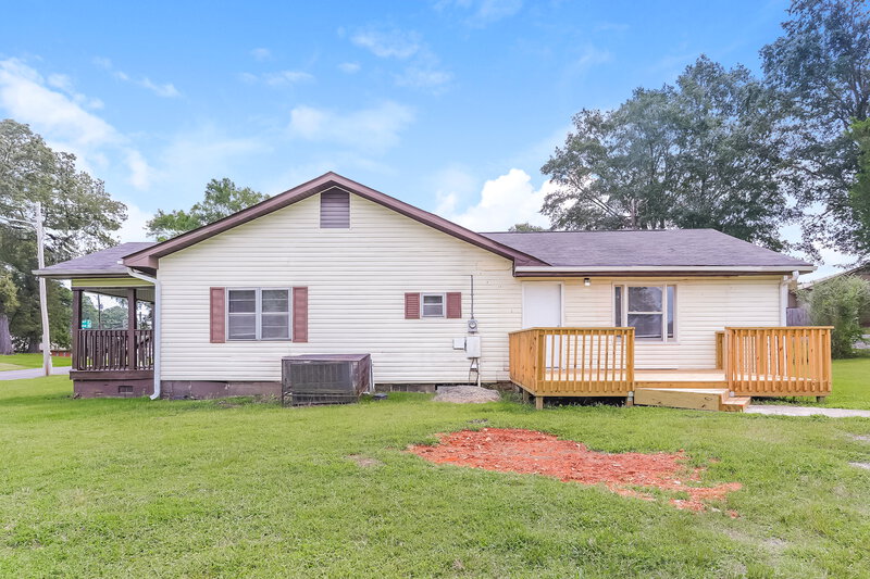 1,175/Mo, 1117 Union Grove Road Adamsville, AL 35005 Rear View