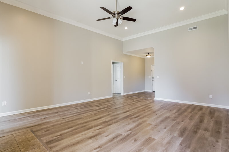 1,575/Mo, 147 Bonnieville Drive Calera, AL 35040 Living Room View 2