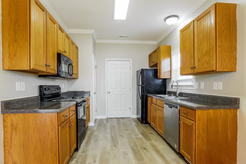 1,575/Mo, 147 Bonnieville Drive Calera, AL 35040 Kitchen View