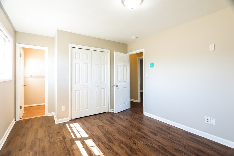 1,520/Mo, 909 Country View Drive Birmingham, AL 35215 Main Bedroom View