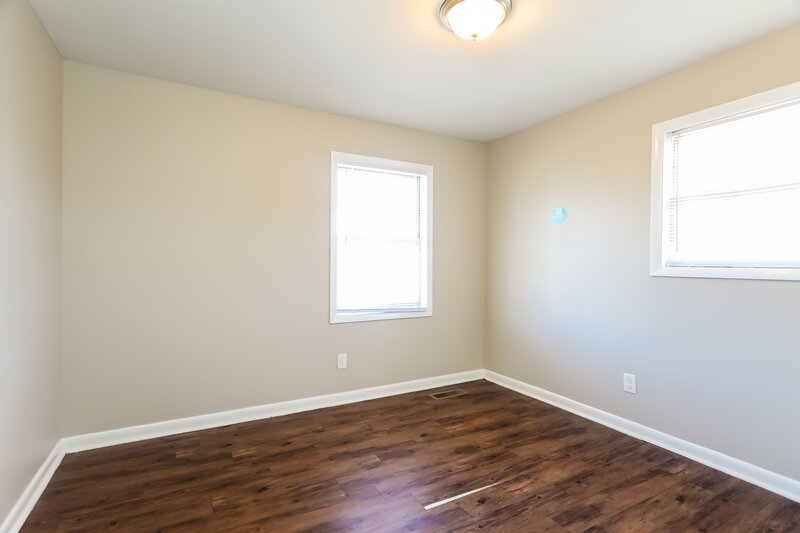 1,520/Mo, 909 Country View Drive Birmingham, AL 35215 Bedroom View