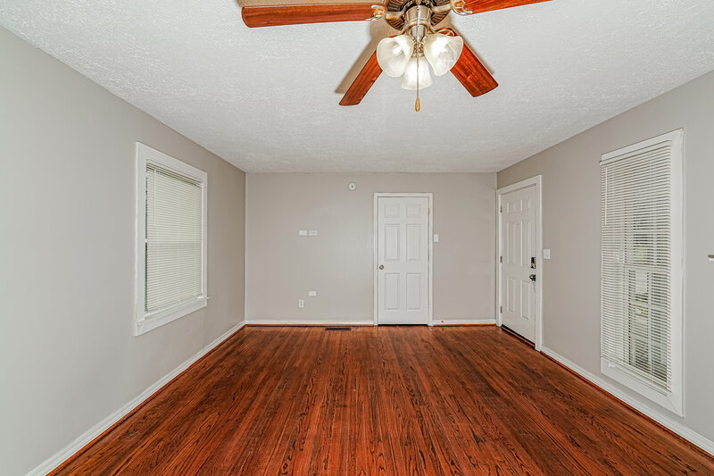 1,275/Mo, 468 Tupelo Way Center Point, AL 35215 Living Room View 2